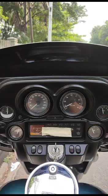 otewe sambil dangdutan di motor