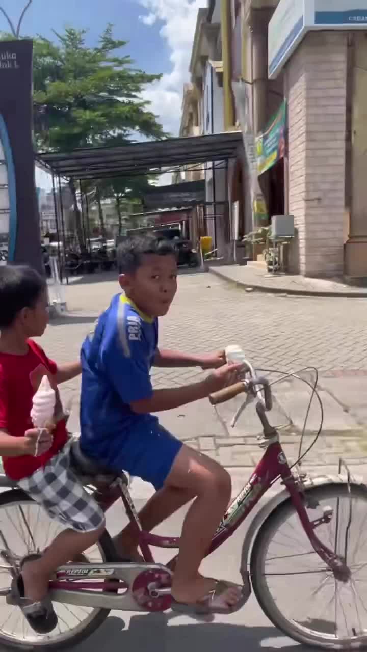 Sampe Rumah Es-nya Ilang