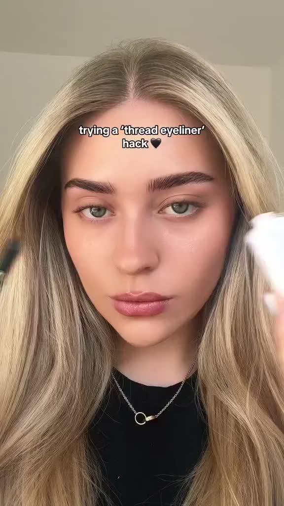 Eyeliner hacks! ternyata bisa bikin eyeliner pake benang lho😭