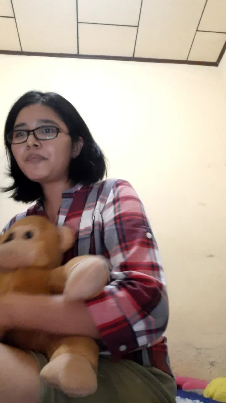 Augie Wina Cover Sambalado cipt. Dadan Ind Populer by Ayu Ting Ting.