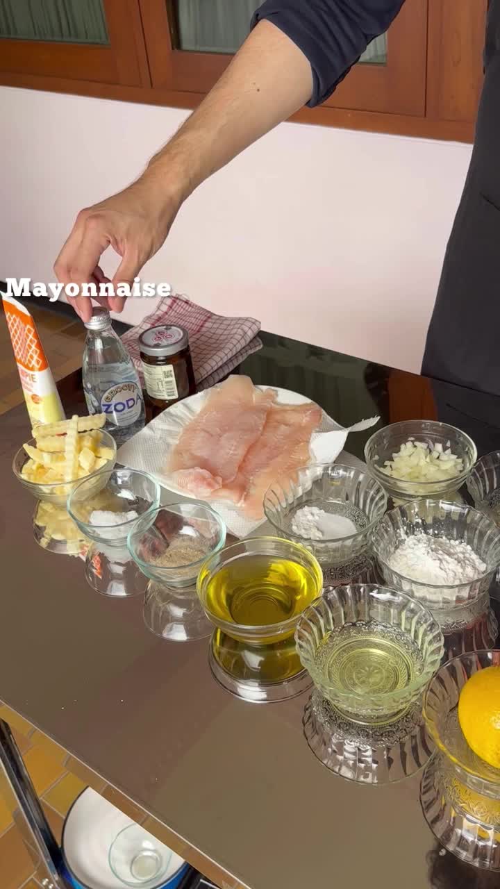 Fisherman cooks fish and chips?! Tonton sampai selesai, surprise di ending video!!!???
#onlineauditionmci11