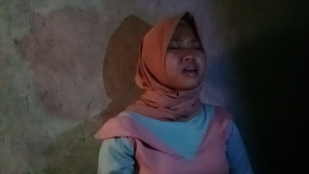 Mimpi akan tercapai jika kita berusaha. Maka lakukanlah, selagi kesempatan terbuka. Semua demi kedua orang tua.