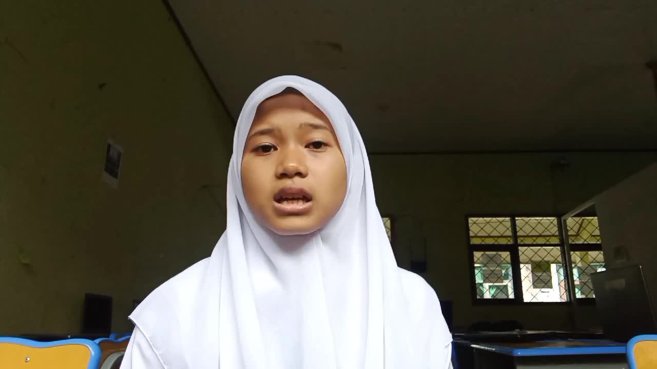 kesuksesan berawal dari pengalaman, perkenankan saya INDI SAIDATUL FALAH, darinTasikmalaya usia 14 menjelang 15 tahun