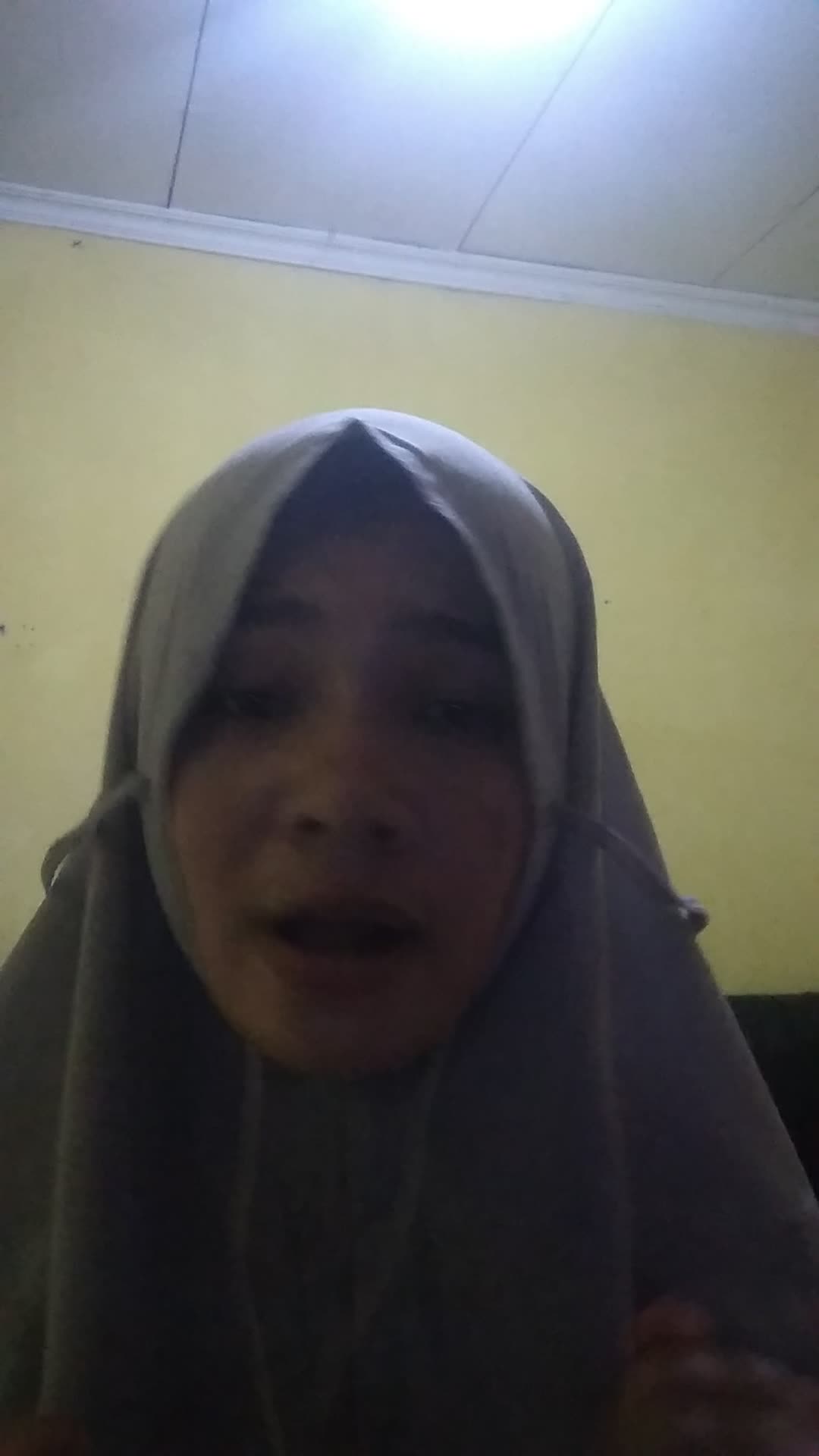 Nama:sinta umur:27 kota asal:padang,domisili Tangerang Judul lagu Cinto rasul