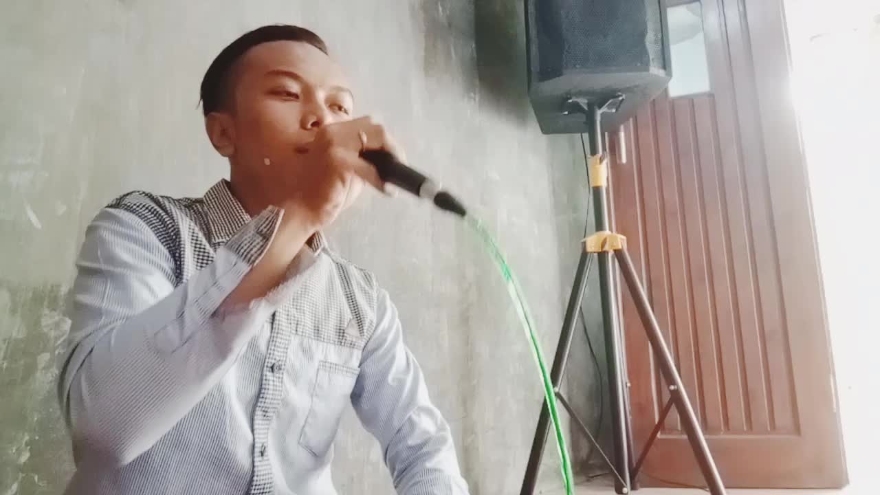 Muhammad Arisandi, 21 th , Kab. Mojokerto Provinsi Jawa Timur  ( Magadir )