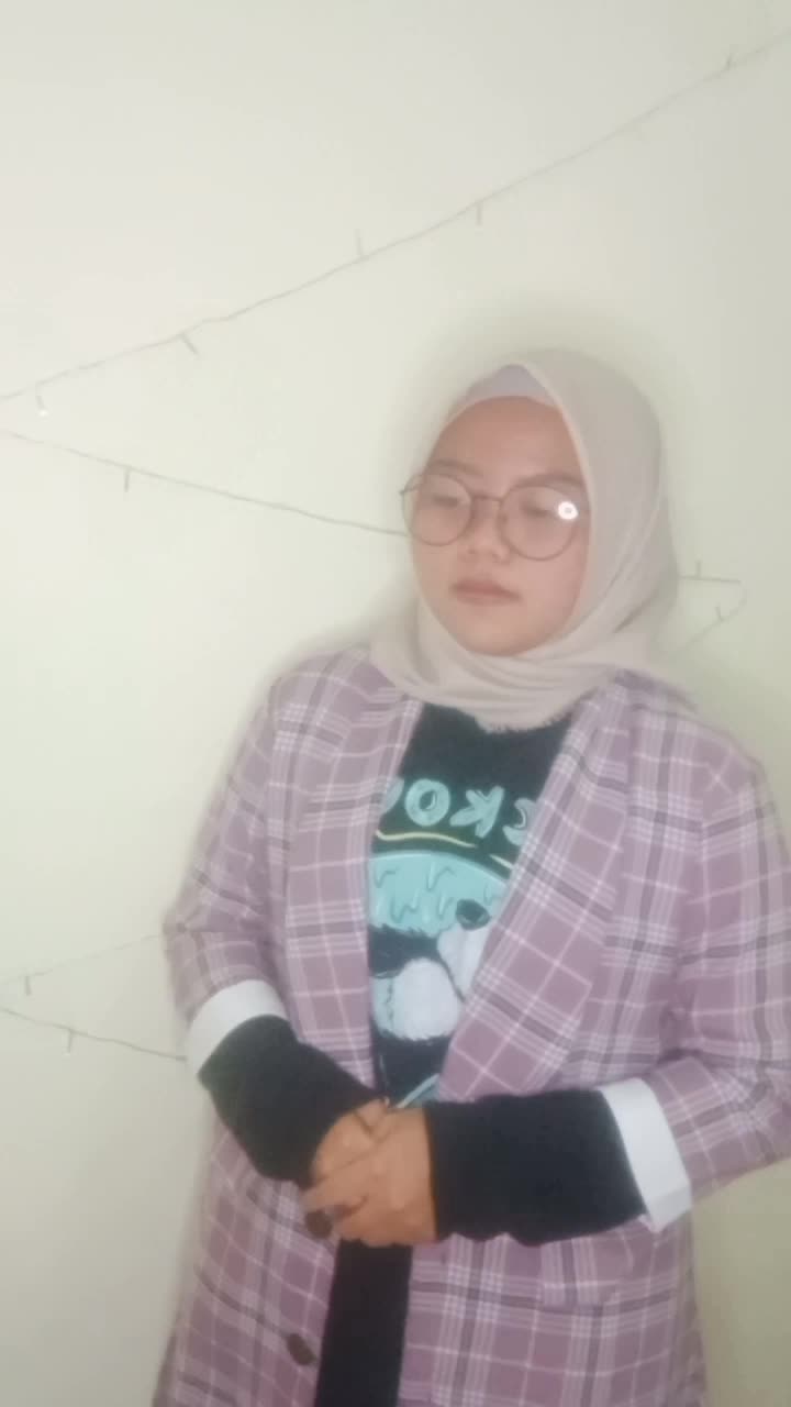 senia juniar_18 tahun_Jakarta_laa illaha illallah#voiceoframadangtv(bismillah..kun fayakun..)