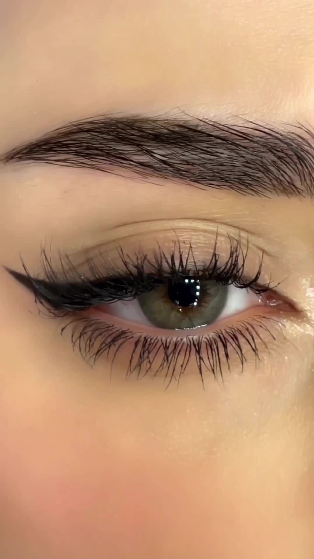 Bikin eyeliner gampang pake bobby pin!