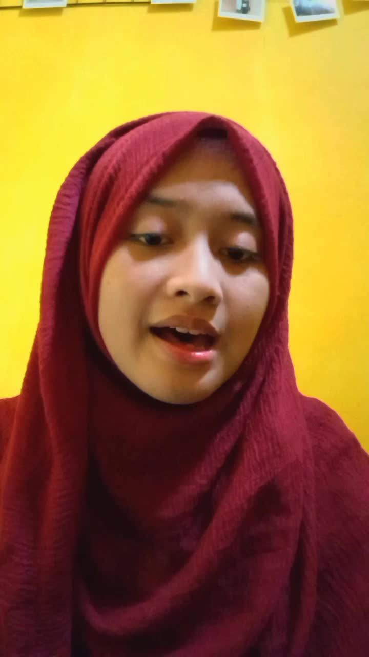 SITI IZZATUL BARIYAH_18 TAHUN_LAMONGAN_ROBBI KHOLAQ