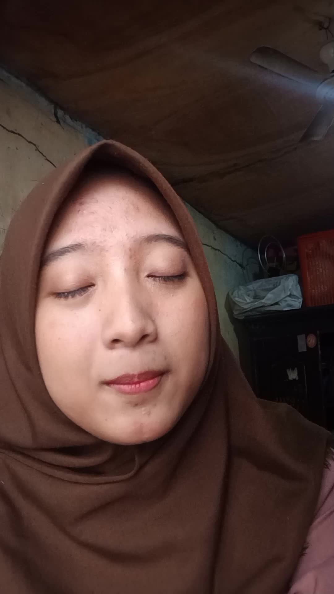 Shifa Nurul . A|16 thn|Jakarta|Siswi SMA|Bernyanyi|Motivasi ikut Voice Of Ramadhan adlh ingin mengmbangkan bakat dlm diri #voiceoframadangtv