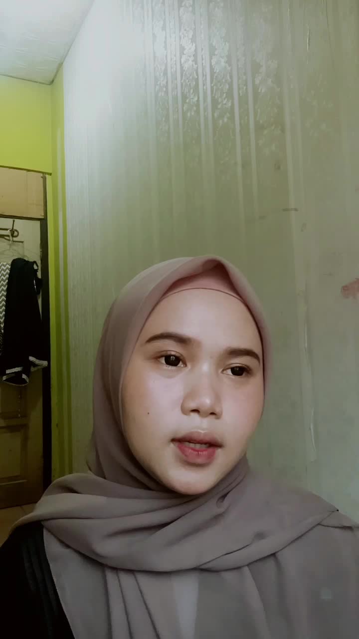 Assalamualaikum wr wb,Nama_putri windiarti,umur_19th,asal_pangandaran jawa barat lagu ya ayyuhan nabi dan eih al amal (sabyan)🙏
