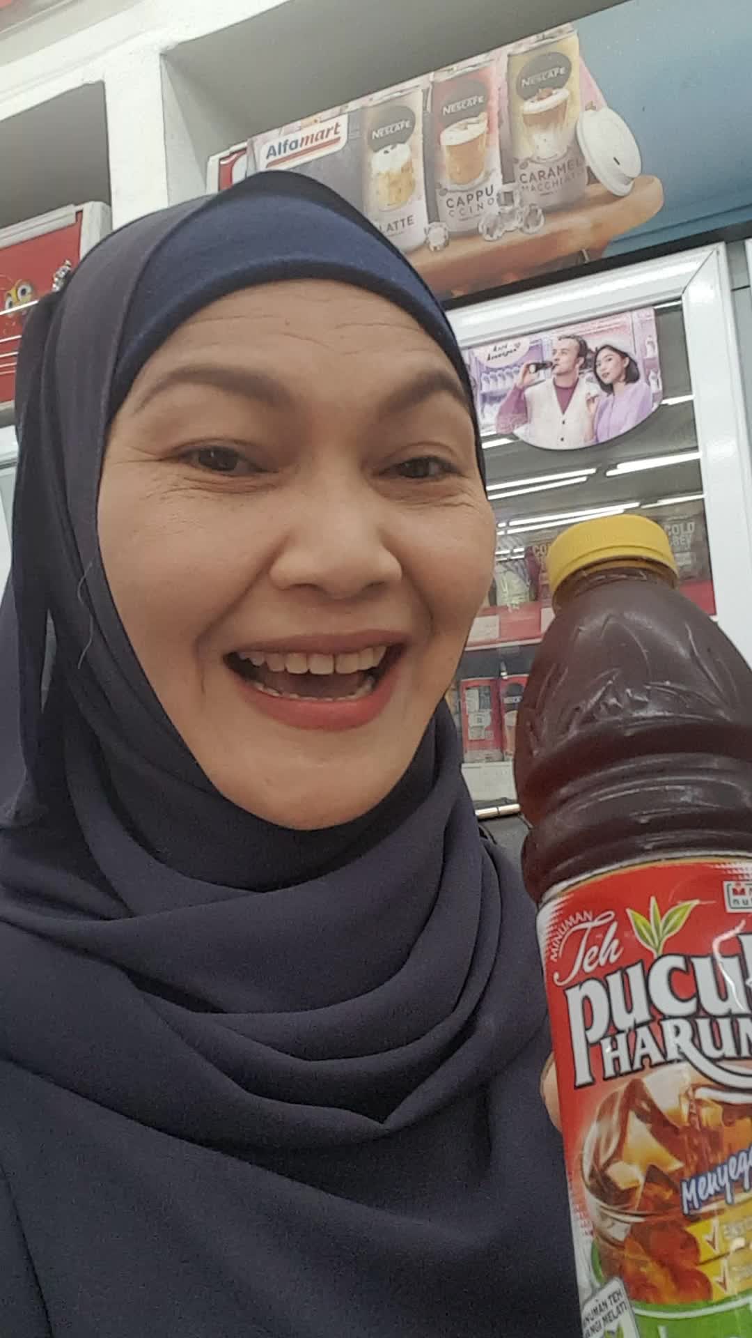 19 Sep 2023 i am with Teh Pucuk Harum