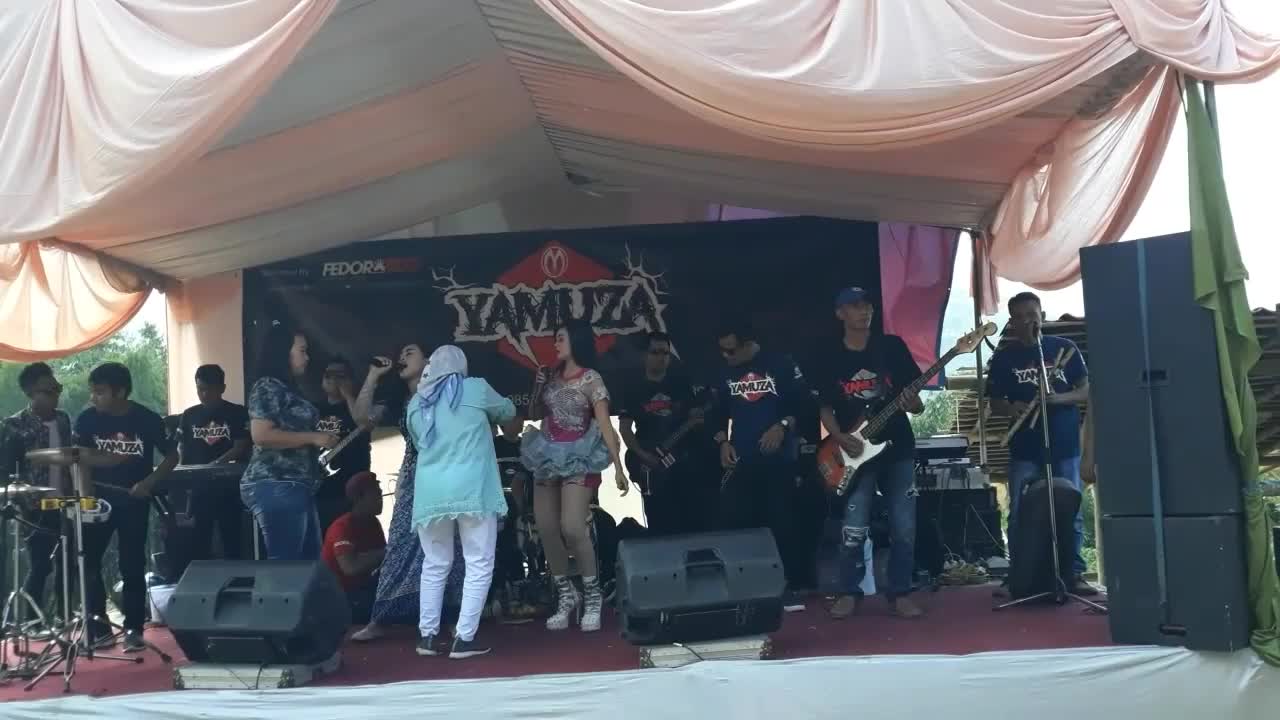 Assamuallaikum. Cover lagu Racun asmara nynyi brg si teteh hajat, 🙏🙏🙏🙏 #OnlineauditionRisingstarindonesiadangdut