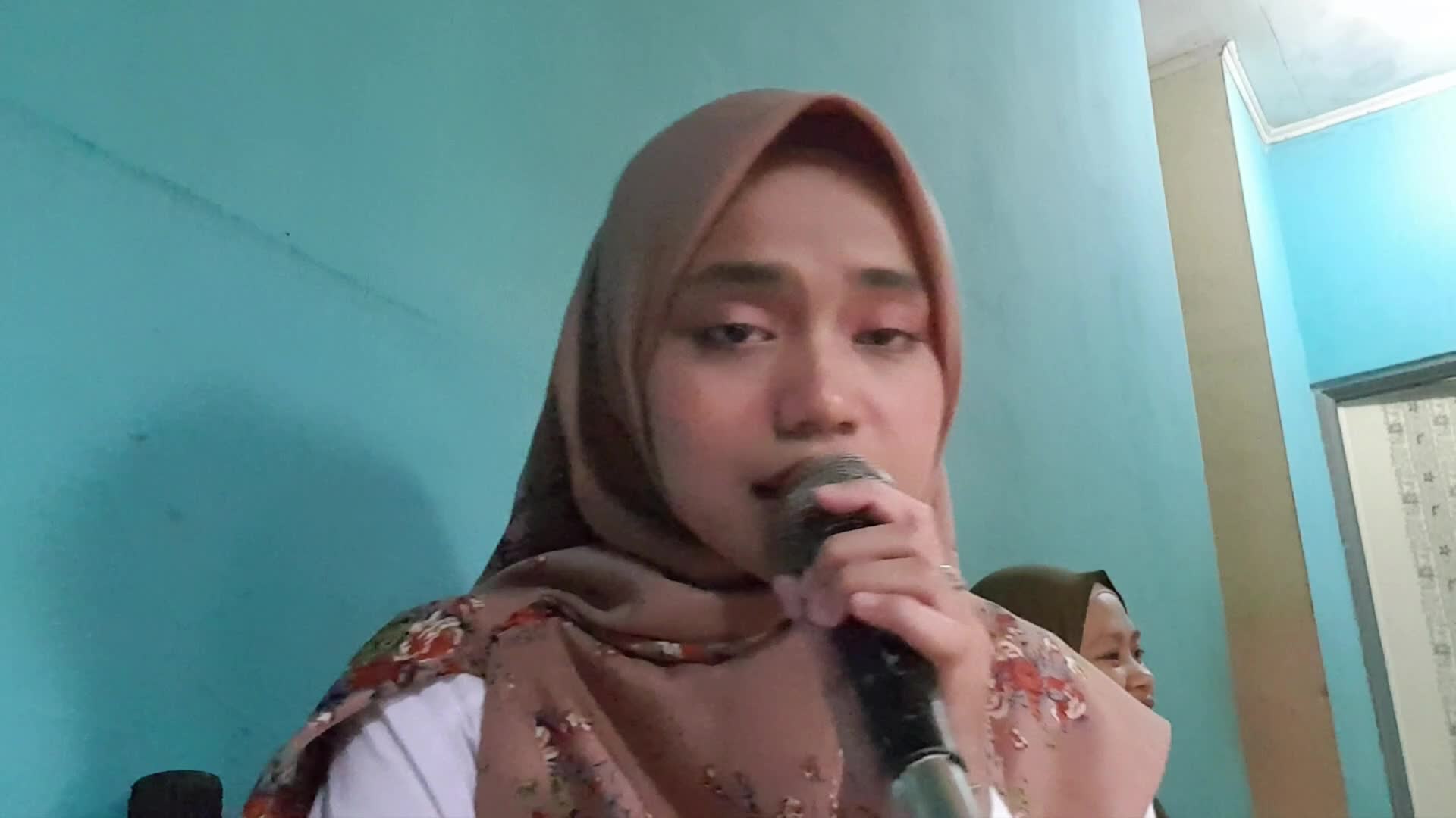 Nama: Ratna Jumilah,  Usia: 20 tahun, Asal Kota: Purwakarta Jawa Barat,  Motivasi "musik adalah diri saya" #voiceoframadhangtv