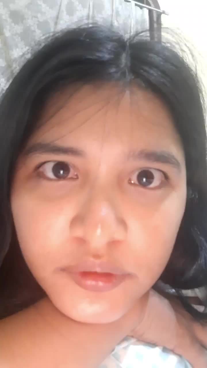 serem amat matanya neng. ini mah orang bukan jatuh cinta, jatuh dari tempat tidur ngeliat mata eneng.😅