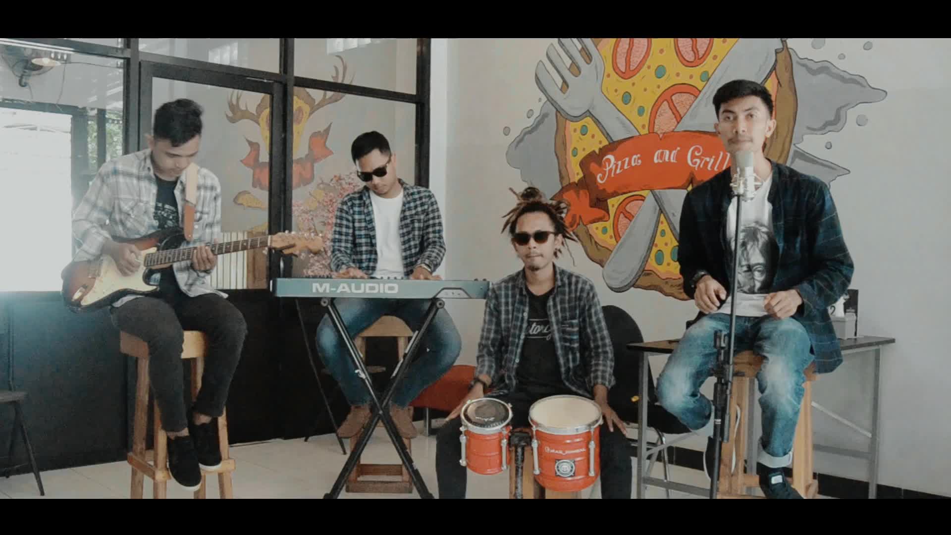 NUTUPI LARAKU COVER BY BURUH KOPLO