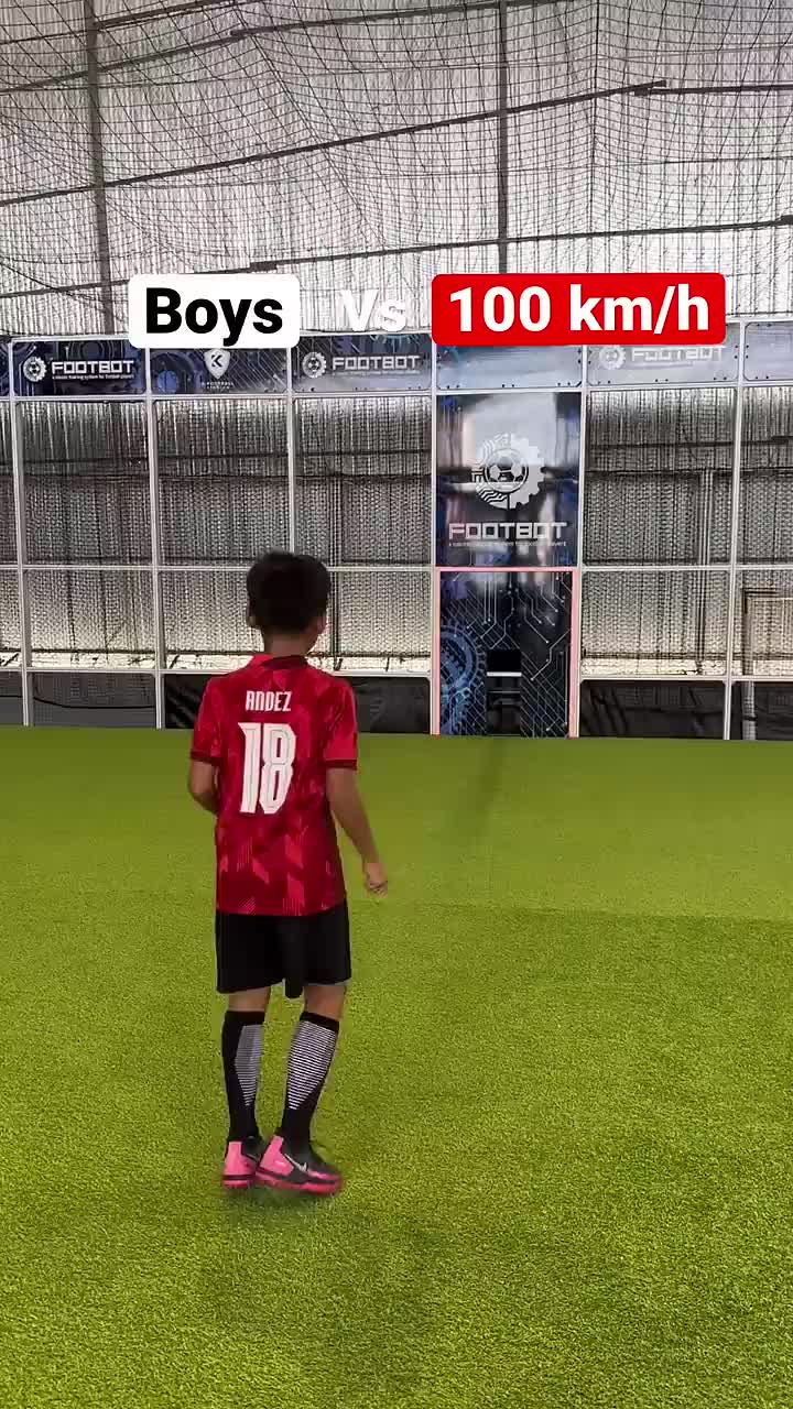 bocil ditantang nahan bola 100km/jam