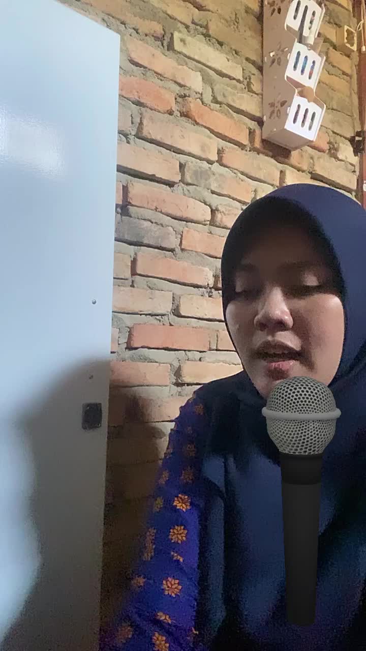 Biar menjadi kenangan (ahmad dhani ft. Raisa)
Cover by Cahyanda Haswin