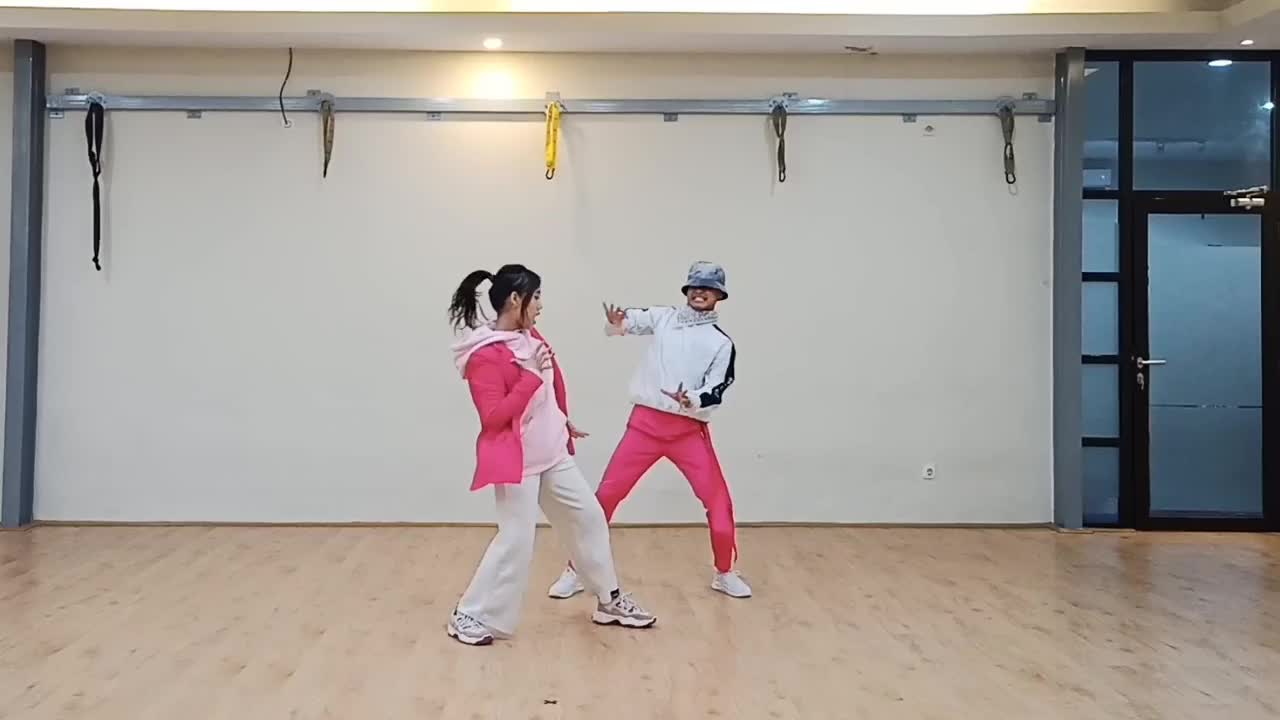 SIAPA YANG KANGEN LAGU SIK ASIK AYU TING-TING!? AYOO TONTON VIDEO INI, KITA JOGET SIK ASIK 💃💃💃🌈