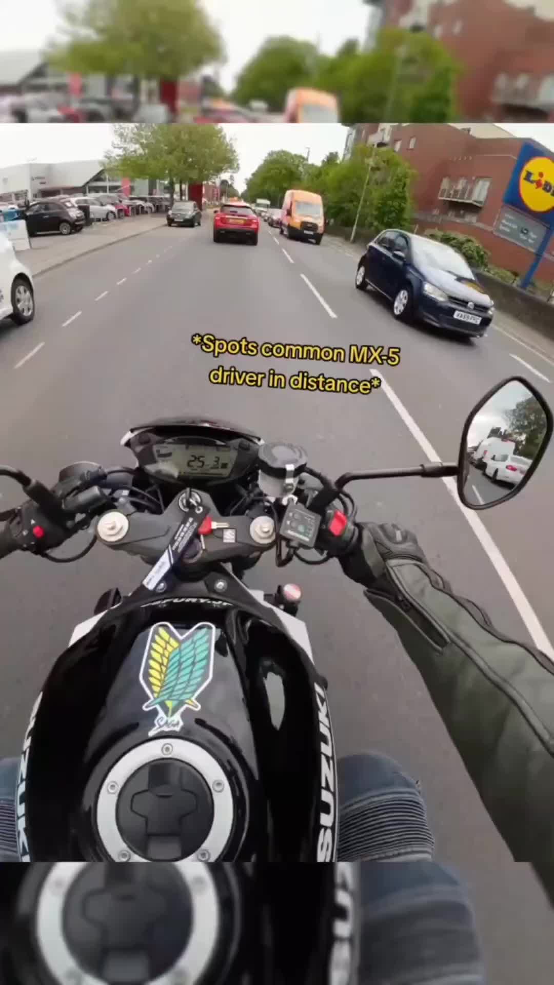 kalo di indo sih kaya minta telolet