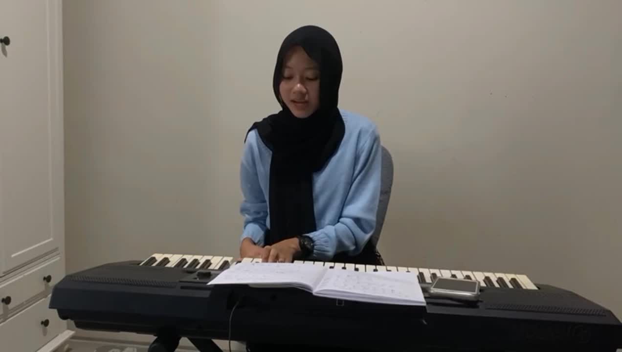 IDOL_XII CHERRYL MECCA ARIYANSYA USIA 15TH DARI SIDOARJO LAGU RUMAH SINGGAH DAN RECKLESS