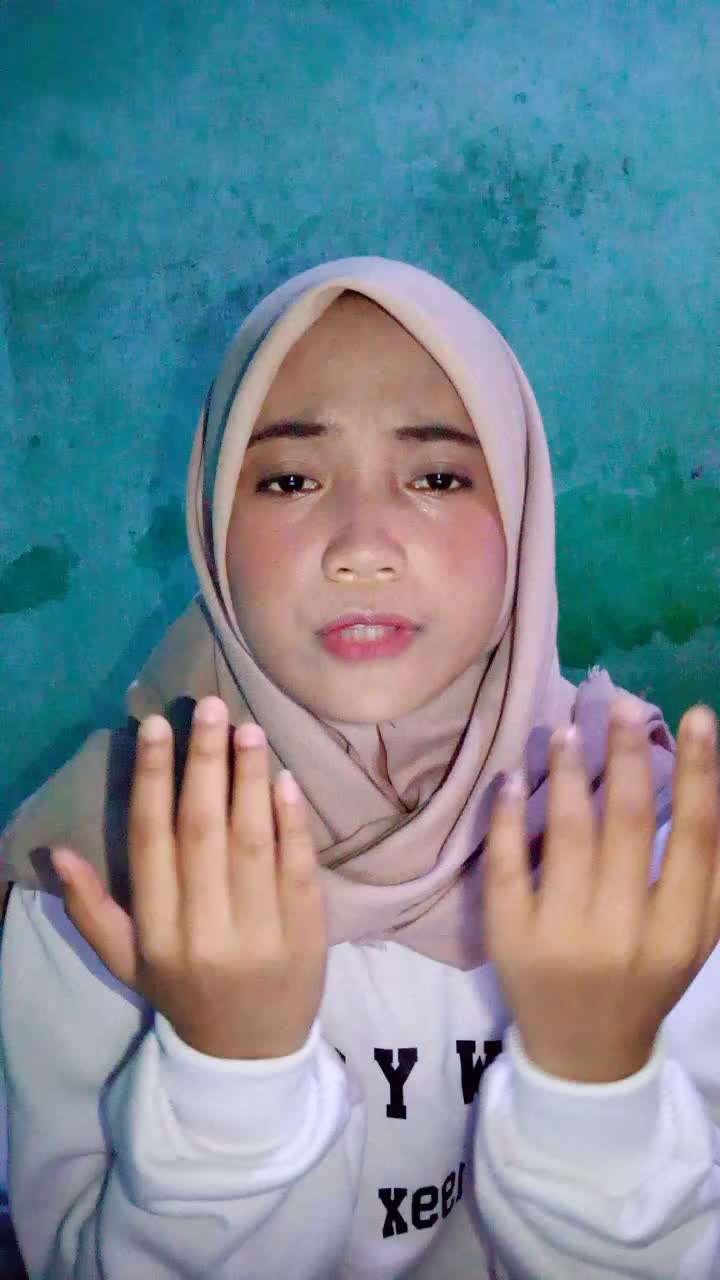 Nama farah fauziah Almushaly Tempat jakarta timur Tanggal lahir 10 november 2005 Usia 16tahun Daerah asal jakarta  Daerah domisili ciracas