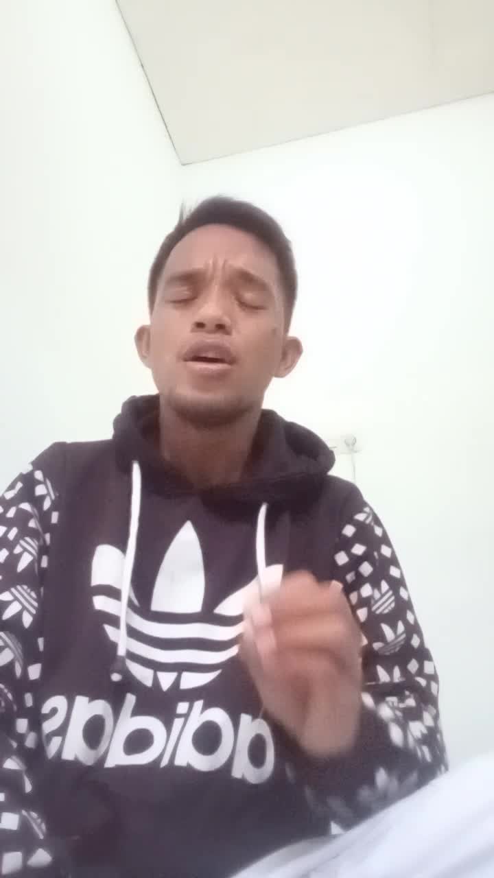 Hay.Assalamualaikum.Perkenalkan nama saya Arfin syarif ,umur 29 tahun dari Kota Palu sul-teng😊😊 Jangan di skipp .rugi loHhj