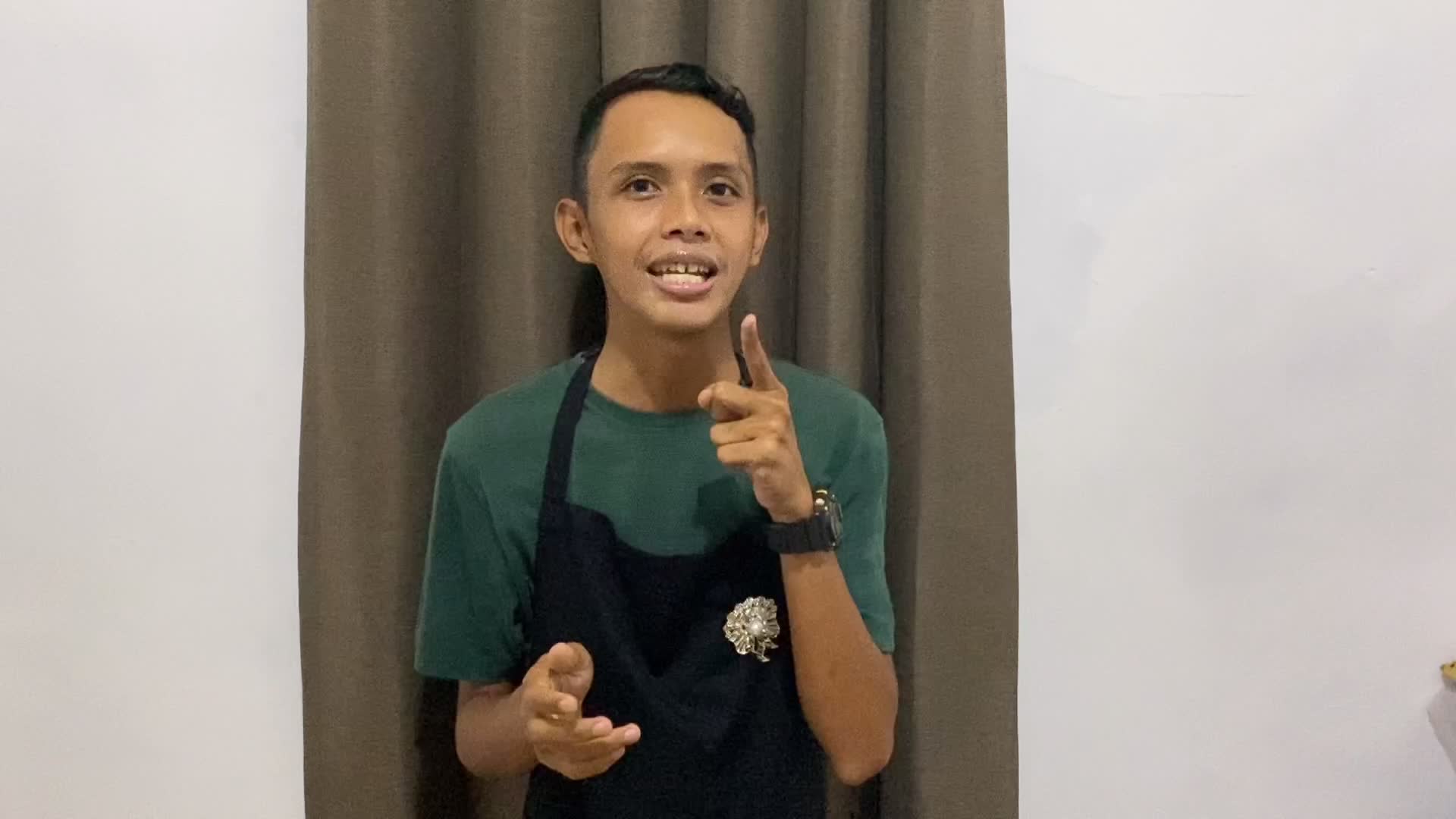 Hallo Saya CECE SUPRIA asal MAJALENGKA hari saya akan memasak SUP GURAME KUNING PEDAS #onlineauditonmci8
