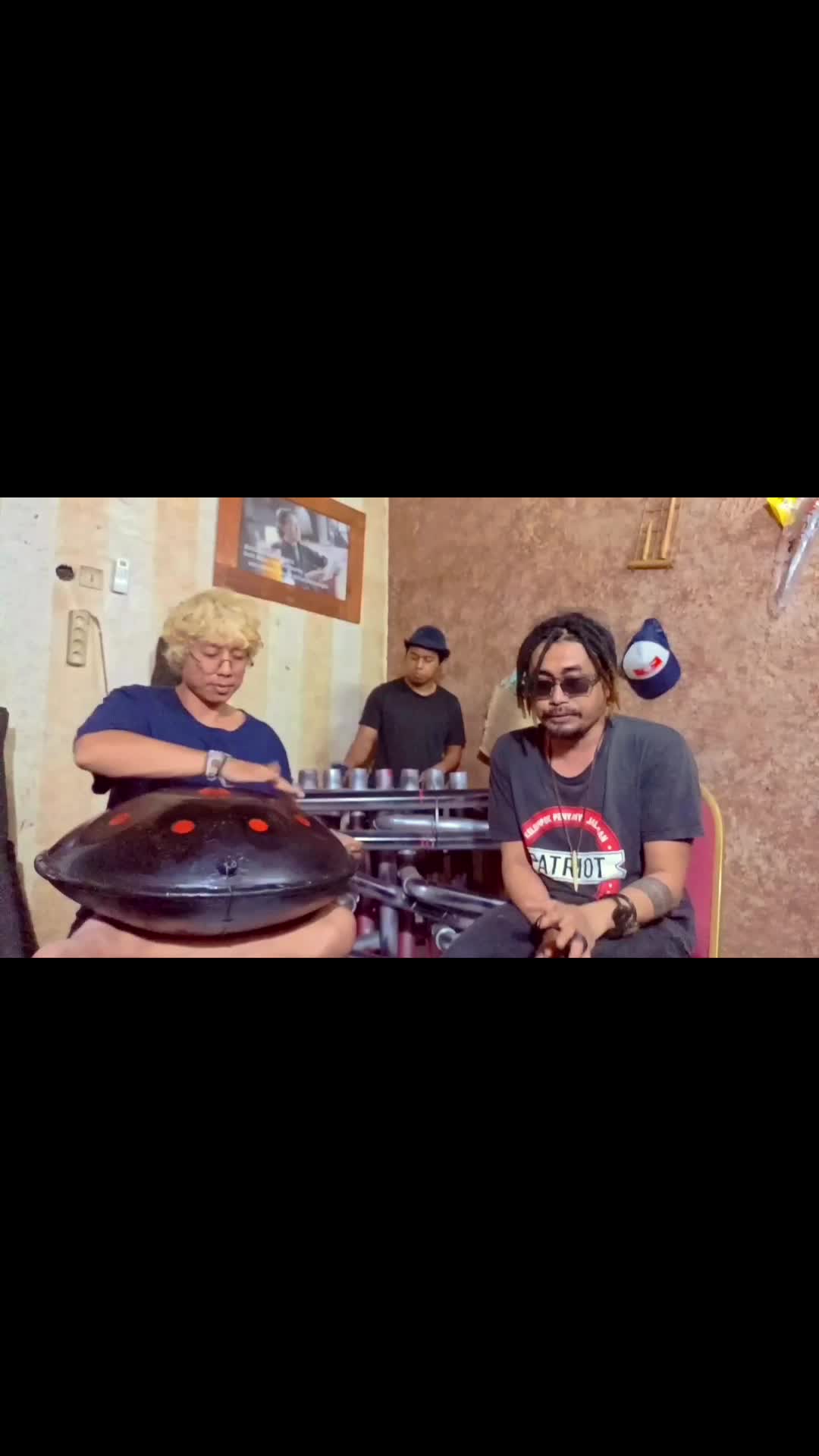 kolaborasi alat musik unik cover gugur bunga