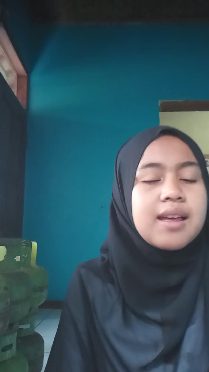 nama: alis nurmalasari_umur:13thn_alamt:Garut_judul lagu:sholawat badriyah