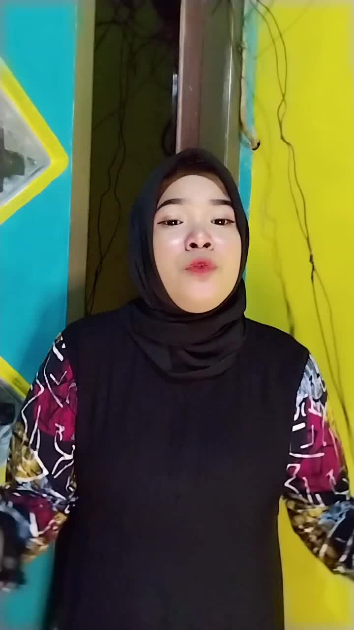 KSB2023 Elizabeth 19tahun Sulawesi Tengah  yang pertama kali