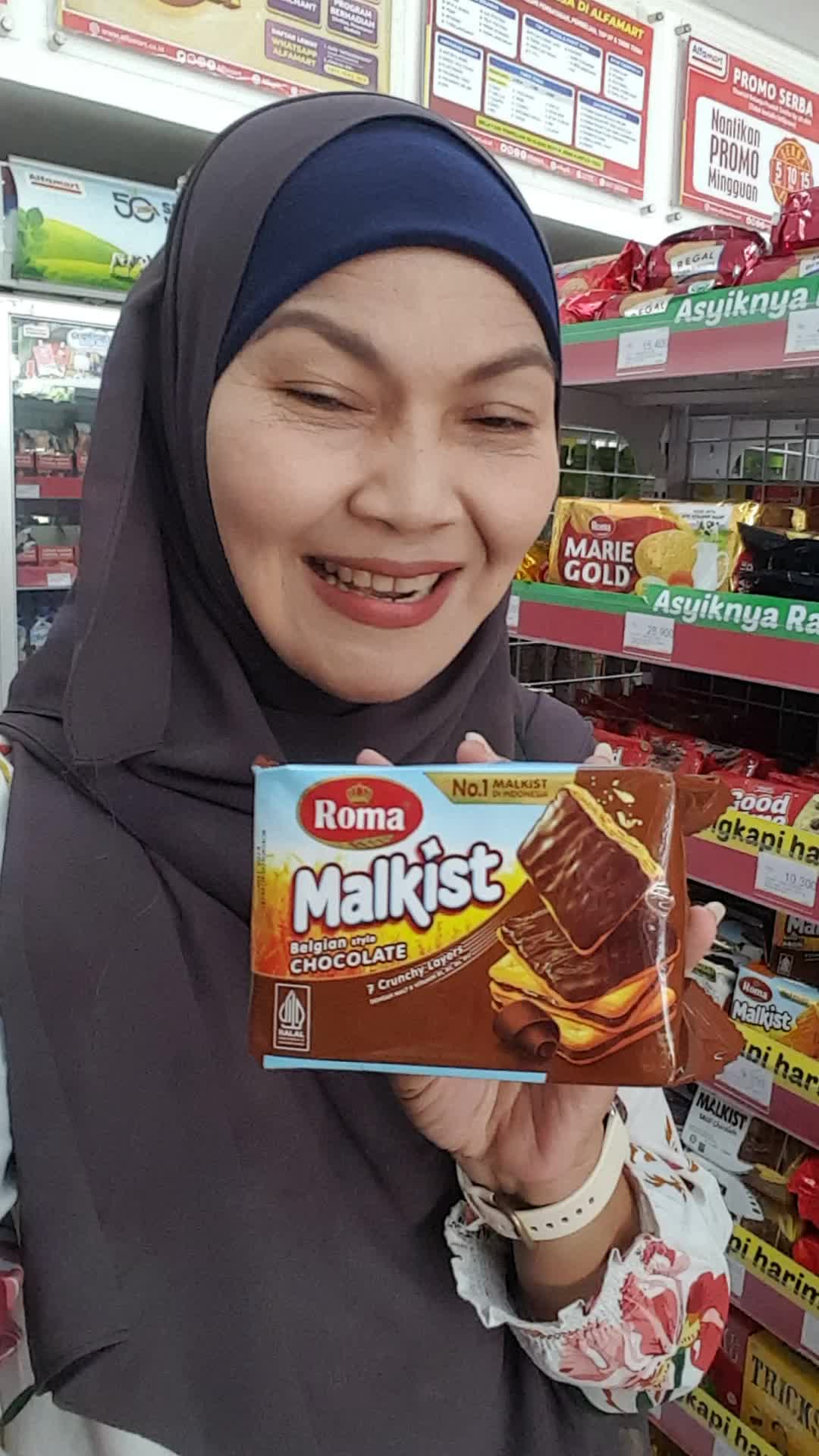 3 Oct 2023 Aty with Roma Malkist Chocolate