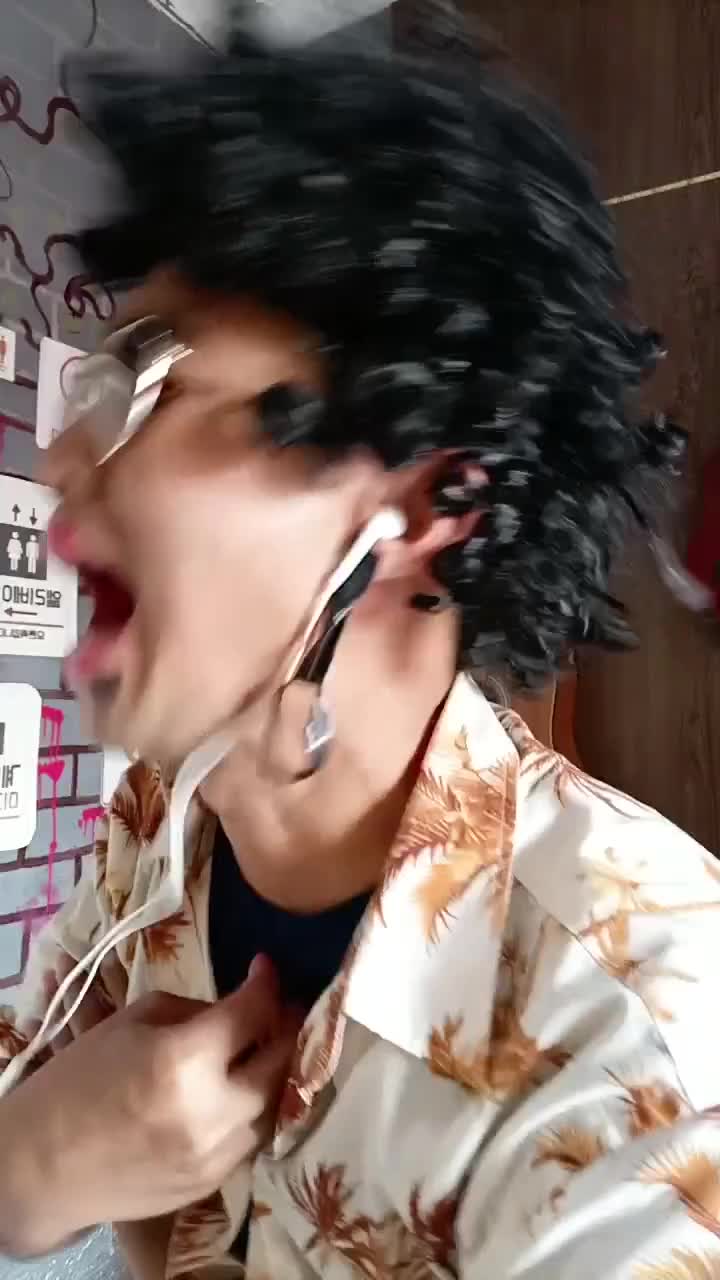 Mamah dan papah sama orang nya 😜🤣🤣