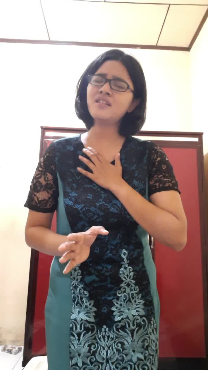 TheSingingBeeIndonesia_AgustinWidjayanti/AugieWina_Bernyanyi nesia