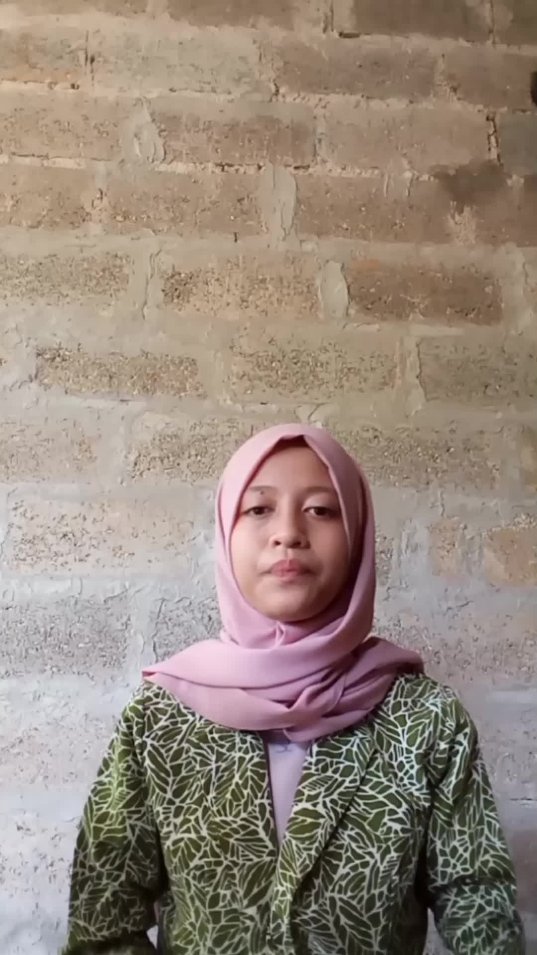 Nama: Khaerunnisa umur:16thn asal kota:Bogor hobi: bernyanyi motivasi:ingin membanggakan kedua orang tua dan mengasah bakat dan kemampuan.
