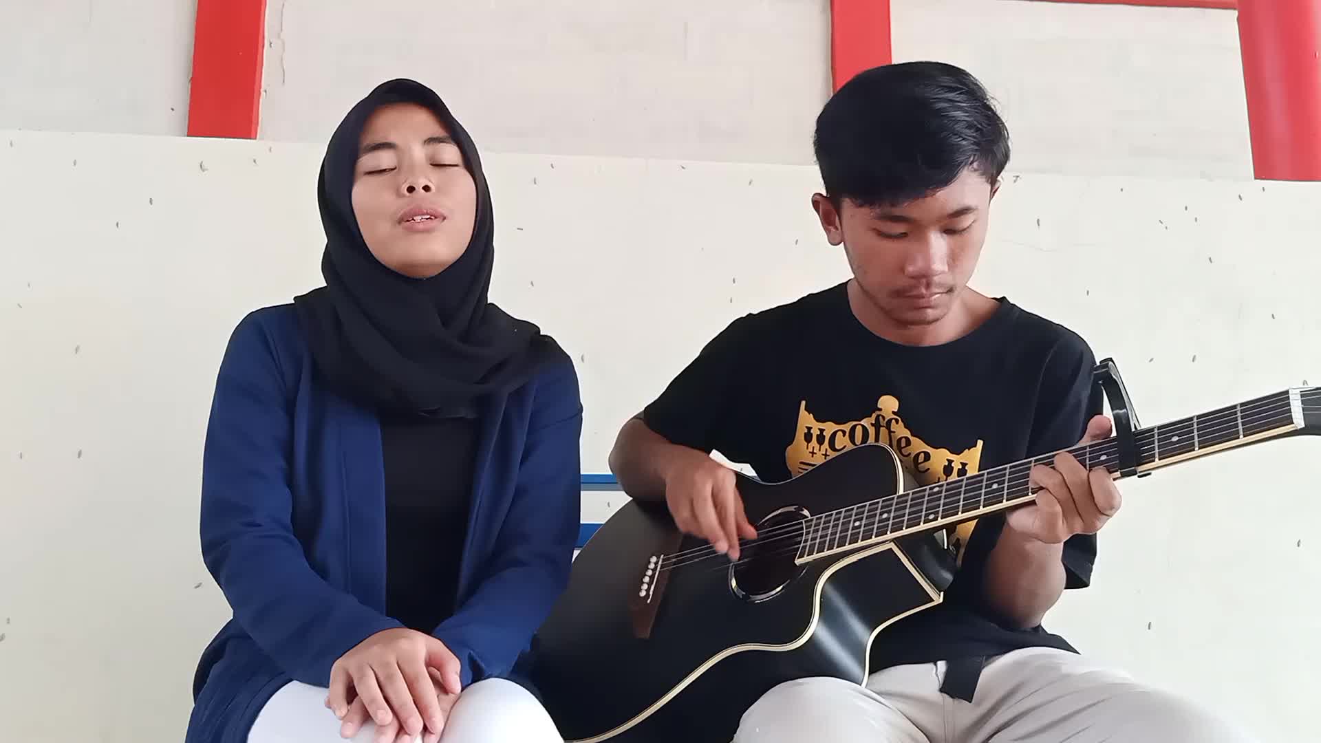 -Nama : Angellia dewi lestari , Umur : 16 Tahun , Asal Kota :  Majalengka jawa barat , Judul Lagu : Allah Allah Aghisna