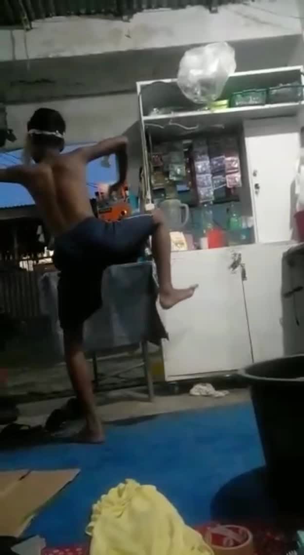 seni dan karya seni selalu menghasilkan sesuatu yang indah petra ganong