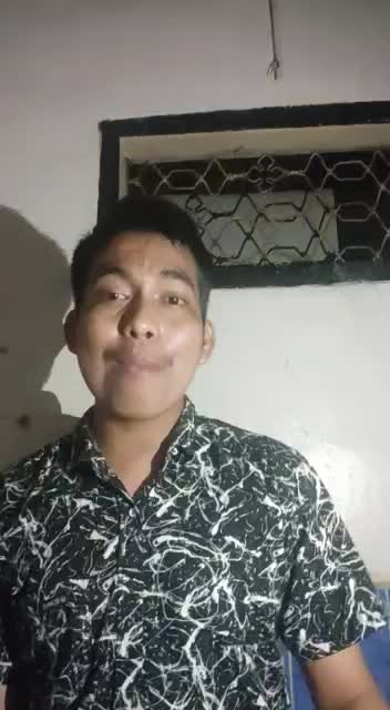 #ONLINEAUDITIONRISINGSTARINDONESIADANGDUT Nama : Abdul Majid Umur : 20 Tahun Saya MengikutiAudisi ingin membantu orang tua dan orang yang su