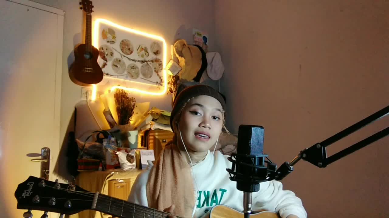Yurisana Septeasa _Cover _Runtuh Feby Ft Fiersa_