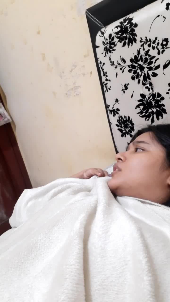 perasaan kata dokter saya baru siuman. kenapa ini orang datang ngajak debat, bukannya nyemangatin.🥱