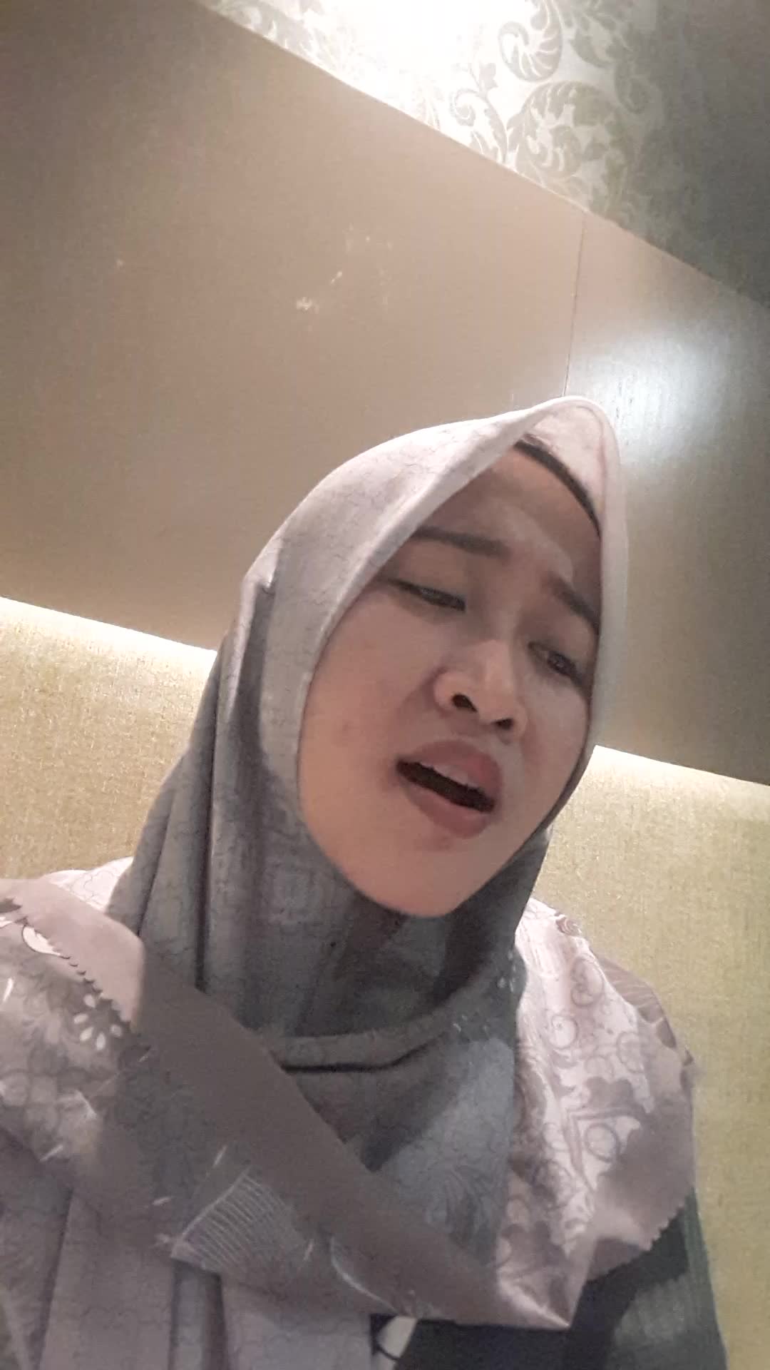 AnisaPutri_22Tahun_Pati_SajadahPanjang