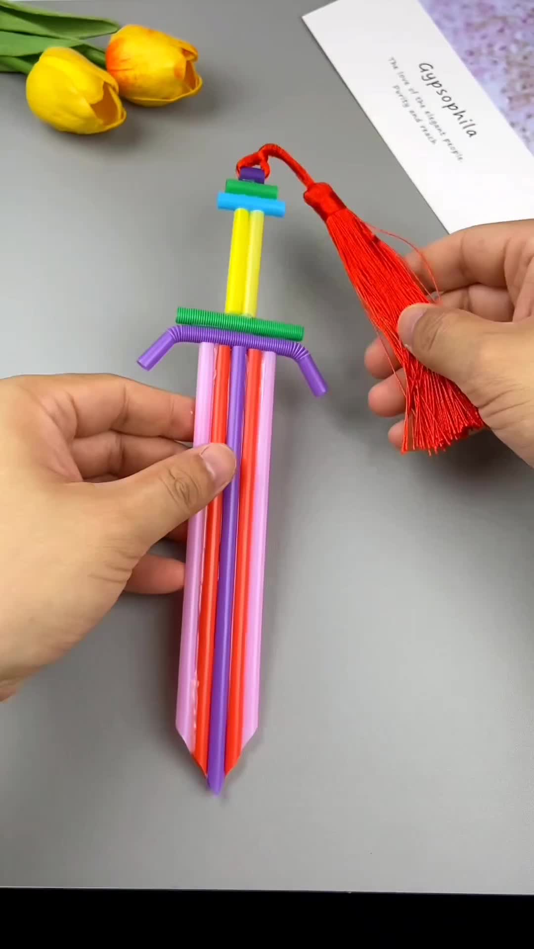 Cara membuat pedang pedangan dari sedotan