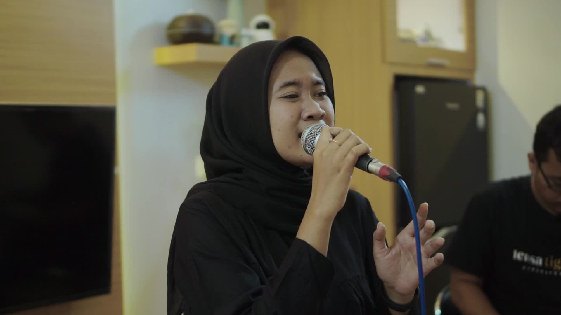 Suara Hati - Ayu Ting Ting ( Live Cover Nungki Dwika) 