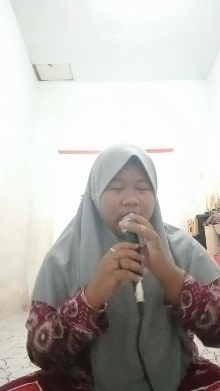 Siti nurdianah cholidah_17tahun_dusun krajan kulon rt01 rw02 desa tanjung rejo kec wuluhan kab jember prov jatim_syaikhona_voiceoframadhan