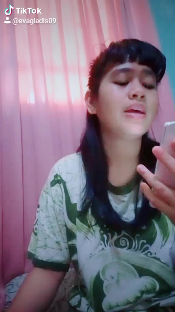 Eva Menyanyi #TheSingingBeeIndonesia (Boyz 2 Men - I Make Love To You )