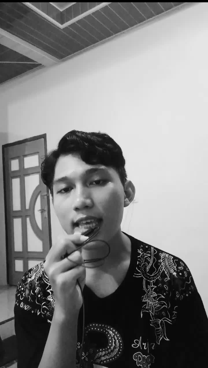 XFI2021_SOLO_Paul Christoper_20_P.Siantar_Taeyang(Eyes,Nose,Lips) & Last Child-Lagu Terakhir Untukmu