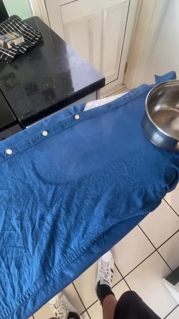 Hacks buat kamu yang setrikanya lagi rusak nih🤭