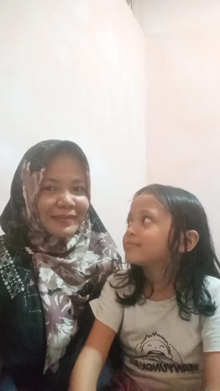 jumaida, Pekanbaru Riau, bantu vote like and share 🙏🤗🤭, ketika tersenyum semua indah..