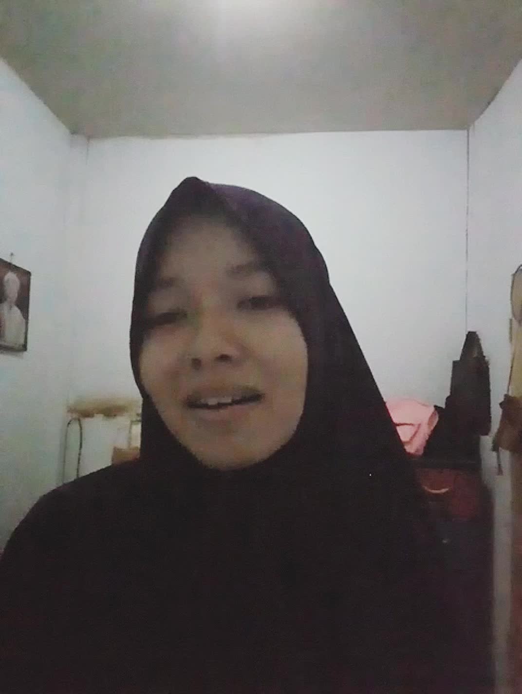 Perkenalkan
Nama : Raudlatul Adhaniah
Umur : 19 tahun
Kota Asal : Mataram, Lombok NTB
Judul lagu : Aghisna Ya Rasulullah