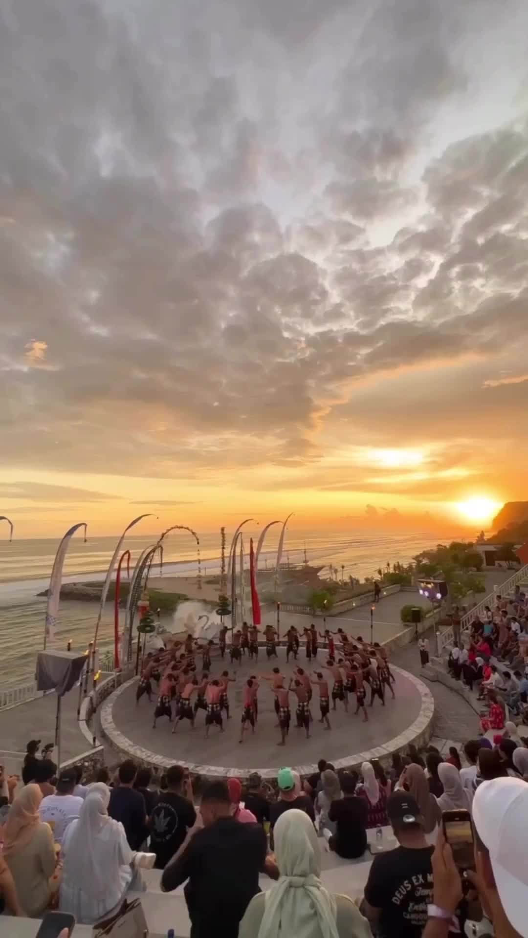 Another amazing venue to watch the beauty of Kecak Dance blended with Bali’s beautiful Sunset 🌅