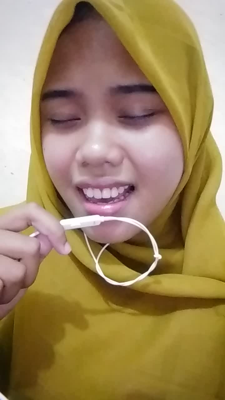 nama: siti juniarti pratiwi (nia) asal : tangerang umur : 22 thn#voiceoframadhangtv perbnyak sholawat agar diberikan syafaat oleh rasulullah